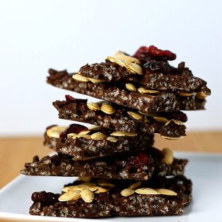 chocolate bark with pumpkin seeds and cranberries